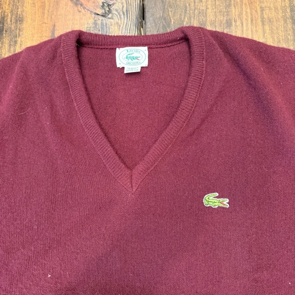Vintage Izod Lacoste Mens V-Neck Sweater Burgundy Orlon Acrylic Large USA Made